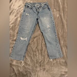 Old Navy Light Blue Distressed Cropped Jeans